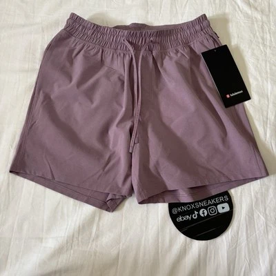 Pantalón Corto de Natación Lululemon 5” *Forrado LVLX Lavanda Lux Púrpura Para Hombre Talla XXL Foto 1 de 4