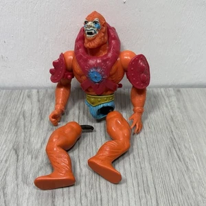 Figura de acción He-Man 1982 vintage MOTU hombre bestia con armadura en el pecho y brazaletes - Imagen 1 de 10