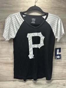 GENUINE MERCHANDISE Pittsburg PIRATES Black White T-Shirt Girls Medium (7/8) NWT - Picture 1 of 5