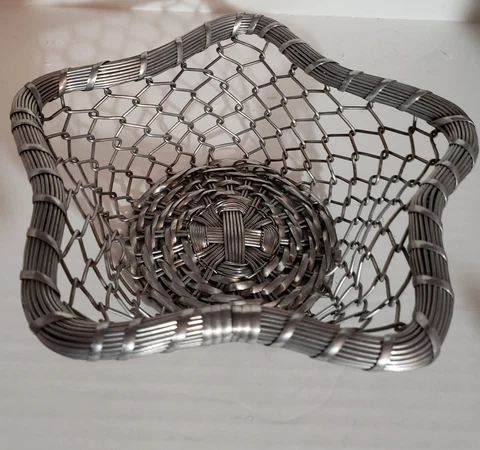 Collectable Star Wire Basket Great for fruit or Holiday displays Cover