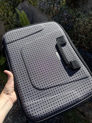 Slim Protective Geometric Samsonite Laptop Briefcase - Image 1 of 4