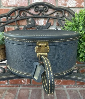 Vintage American Tourister Hat Box Luggage; Indigo Blue Tweed/Satin Int & ID Tag - Image 1 of 4