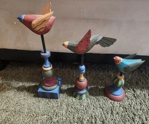 Set 3 Folk Art Carved Wooden Birds Flying On Finials Midwest Of Cannon Falls VTG - Picture 1 of 8