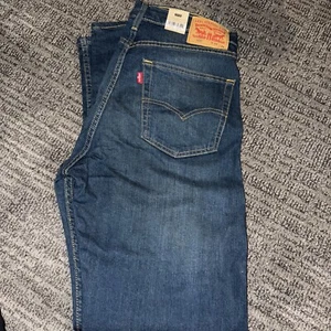 NWT MEN LEVI’S 505 34 X 34 REGULAR STRETCH SET AT WAIST BLUE JEANS PANT DENIM - Picture 1 of 4