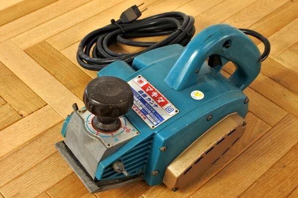 MAKITA  Curved 4 3/8 In.PLANER 1002BA 1002B-A 100v,110mm 50-60Hz 1050W JAPAN JP - Image 1 of 4