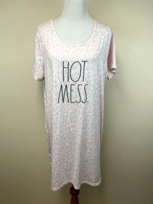 1X Camisón Rae Dunn Hot Mess Rosa Blanco Estampado Leopardo Súper Suave Foto 1 de 3