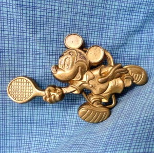 Tennis Mickey Mouse Gürtelschnalle Walt Disney Productions Vintage Baron Taiwan .SHY216 - Bild 1 von 8