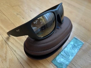 Maui Jim Amberjack STG Matte Black Frame + Grey Polarized glass lenses - Picture 1 of 9