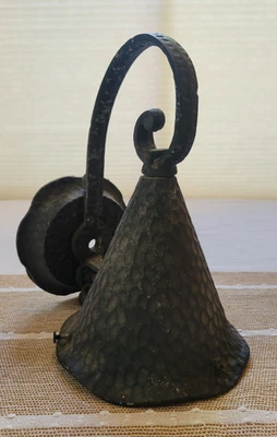 Aplique de pared exterior vintage artesanal en forma de flor metal fundido antiguo Foto 1 de 4