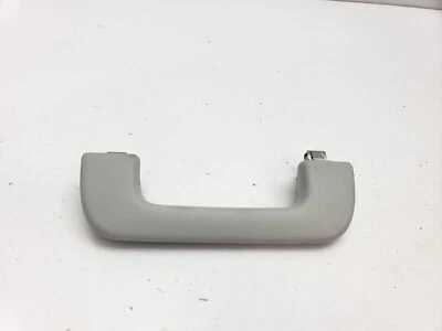 MANGO DE AGARRE DE TECHO DELANTERO AUDI A3 8V SE ADAPTA AL LADO IZQUIERDO O DERECHO 8V0857607 2013 Foto 1 de 4