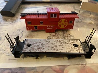HO Scale ATSF 999537 Wide Vision Freight Train Caboose Custom With Battery - Image 1 of 4