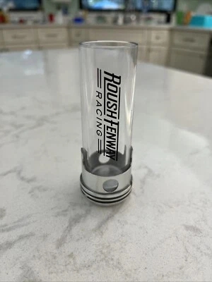 Pistón de carreras Roush Fenway 2 oz. Shot Glass Nascar Cat In The Hat de plástico Foto 1 de 2
