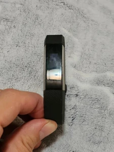 Fitbit FB406 Unisex Adult Bluetooth Fitness Activity Tracker. no charger - Picture 1 of 3