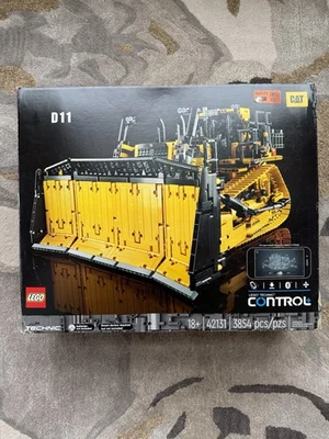 LEGO TECHNIC: App-Controlled Cat D11 Bulldozer (42131) Complete w/ Box & Manual - Image 1 of 2