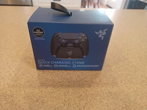 Razer Quick Charging Stand for PlayStation 5: Quick Charge - Curved Cradle - Picture 1 of 4