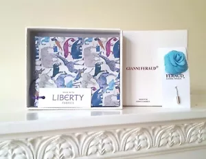 Estampado de Animal Gianni Feraud Liberty - ""Cola para el Zoológico"" Cuadrado de Bolsillo de Diseñador - Imagen 1 de 6