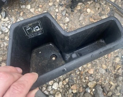 2007-2014 丰田 FJ CRUISER 左后门杯架 66992-35010-B0 原始设备制造商工厂 — 第 1/2 张图片