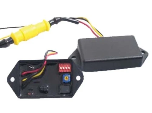 Módulo de luz de freno estroboscópica/flash para motocicleta de Radiantz (6104-00) Foto 1 de 1