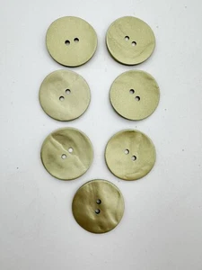 7 Knöpfe, ca. 3 cm, Grün, Perlmutt - Bild 1 von 2