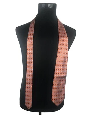 Corbata de seda geométrica multicolor Gene Meyer para hombre usada en excelente estado  Foto 1 de 3