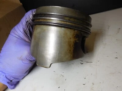 Поршень двигателя с кольцами 96.505 81-1991 Mercedes Benz R107 560SEL 560SL W126 - Изображение 1 из 4