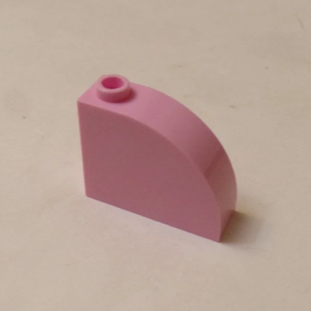 Lego x1 1x3x2 Pink Curved Brick, One Stud, 33243 (028-269) - Image 1 of 1