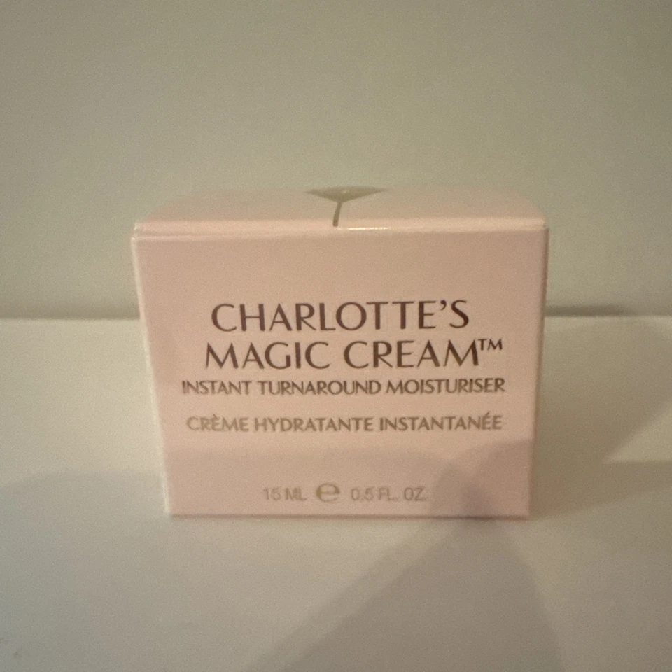 Charlotte Tilbury 魔术霜即时周转保湿霜 15 毫升 / 0.5 盎司 — 第 1/1 张图片