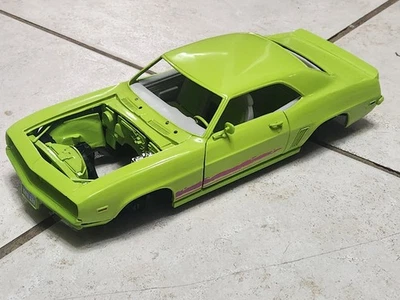 1/18 ERTL 1969 Camaro-PARTS CAR/READ DESCRIPTION  - Image 1 of 4