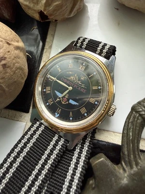 Reloj de cuarzo soviético vintage Chaika «Uglich» hecho en URSS Foto 1 de 4