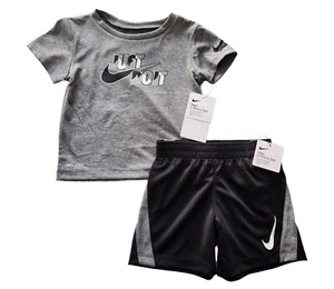 Conjunto Nike 2 Piezas, Niños Talla 24 Meses, Camiseta y Pantalones Cortos (P) - Imagen 1 de 3