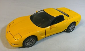 FRANKLIN MINT 2003 CHEVY CORVETTE YELLOW ZO6 1/24 SCALE - Picture 1 of 3