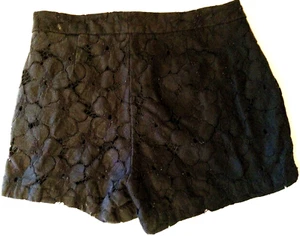 Lauren Conrad Black Women Shorts Size 4 Cuffed Floral Lace Pattern Button Zip - Picture 1 of 4