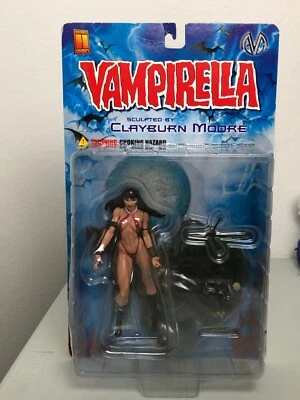 Boneco de ação Vampirella esculpido por Clayburn Moore - Imagem 1 de 4