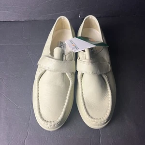 Deer Stags Fate Leather Hook & Eye Moccasins Loafers White Mens 9.5 M New - Picture 1 of 8