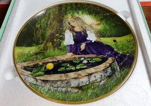 'The Frog King' collector plate in original box & paperwork - Picture 1 of 1