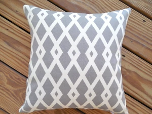 outdoor TOSS pillow covers Gray Ivory Zipper Closure 14 x 14 - Picture 1 of 4