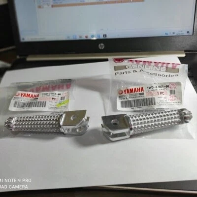 Genuine Yamaha YZF R3/MT-03 15-24 Front LEFT+RIGHT Footstep 1WD-F7461/F7451 Foto 1 de 4