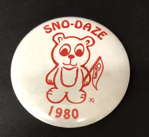 Lindo oso Sno-Daze 1980. Botón Pin Trasero - Imagen 1 de 2