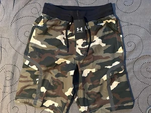 UNDER ARMOUR ELITE SPORTSTYLE FITTED CAMO CARGO SHORTS SIZE S MEN NWT $90.00 - Picture 1 of 4