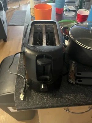 Brentwood TS-260B 2 Slice Toaster - Black - Image 1 of 2