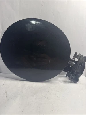 Puerta del tanque de combustible NISSAN MAXIMA 2016-2017-2018-2019-2020-2021-2022-2023 Foto 1 de 4