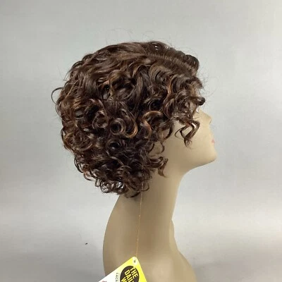 Peluca Sylvie Corta Ondulada #Chocolate Remolino Marrón Premium Encaje Sintético Parte Foto 1 de 4