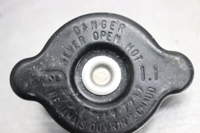 13-17 Kawasaki Ninja 300 Engine Radiator Cap — 第 1/4 张图片