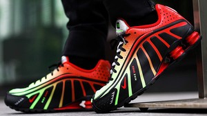 nike shox r4 gel black neon