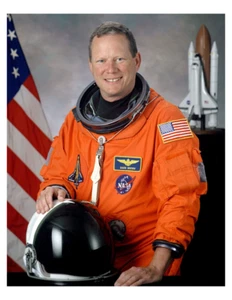 Foto de retrato del astronauta David Brown 2001 de la NASA de 8,5" x 11" - Imagen 1 de 1