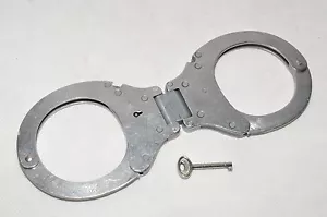 CLEJUSO Handschellen / Handfesseln / Original deutsche Polizei / Handcuffs No.19 - Bild 1 von 2