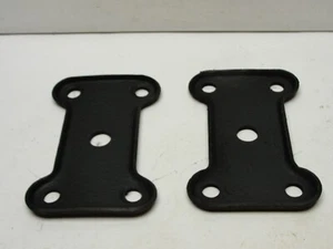 (2) C2/C3 1963-77 CORVETTE USED REAR LEAF SPRING ANCHOR PLATE BRACKET GM 457977 - Picture 1 of 2
