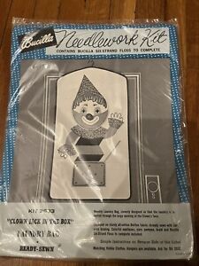 Vintage NEU Bucilla Nadelarbeitsset 2533 Clown Jack in der Box Wäschesack versiegelt