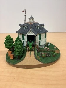 Danbury Mint - The Round Barn John Deere w/ Certificate Original Packaging - Picture 1 of 11