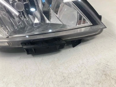 Conjunto de faros derechos usados se adapta a: furgoneta de carga Nissan Nv200 2018 grado B derecho Foto 1 de 4